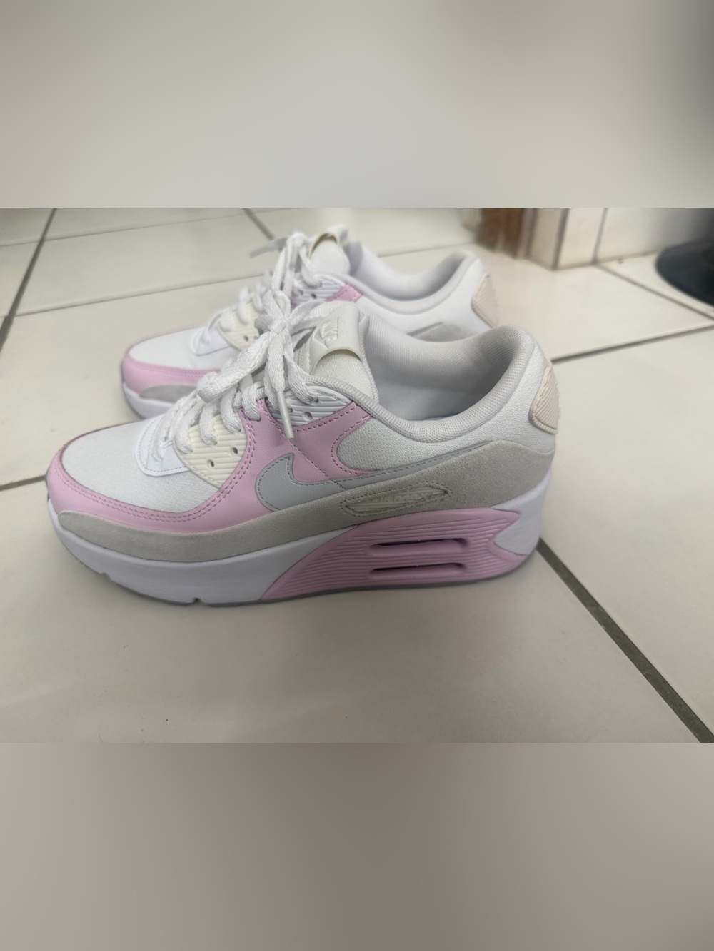 Nike Women’s Low-Top Sneaker — White & Light Pink